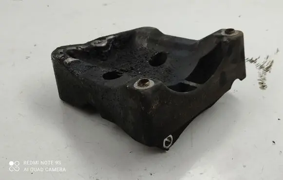 BMW 5 E60 E61 Engine mounting bracket