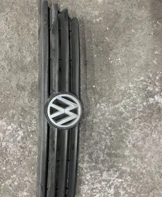 Volkswagen Polo III 6N 6N2 6NF Front grill 6N0853653