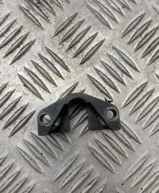 BMW 7 E65 E66 Fuel Injector clamp holder
