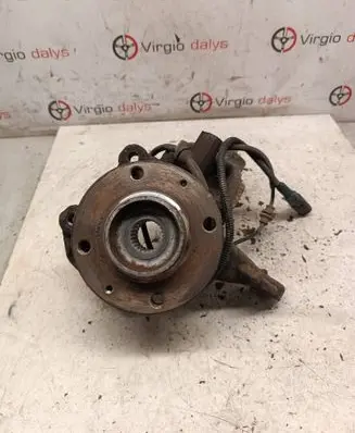 Citroen C3 Picasso Front wheel hub