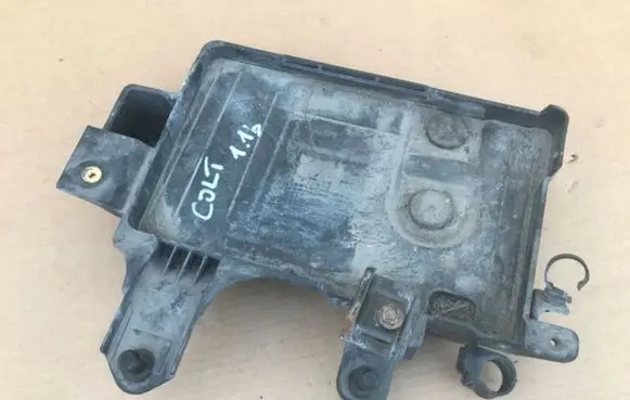 Mitsubishi Colt Battery tray 8201A084