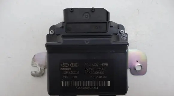 Hyundai i40 Hand brake control module 597903Z500