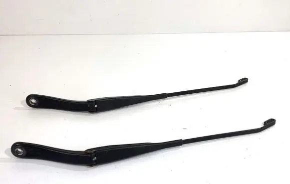 Dacia Duster II Front wiper blade arm 
