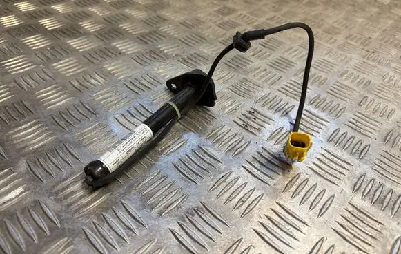 Mercedes-Benz C AMG W205 Bonnet Pedestrian Airbag Actuator 2059060002
