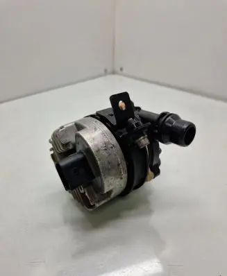 BMW 5 G30 G31 Electric auxiliary coolant/water pump 8686899