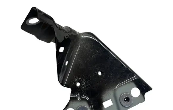 Volkswagen Tiguan Fender mounting bracket 5NA821142B
