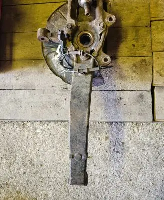 Jeep Grand Cherokee Front wheel hub