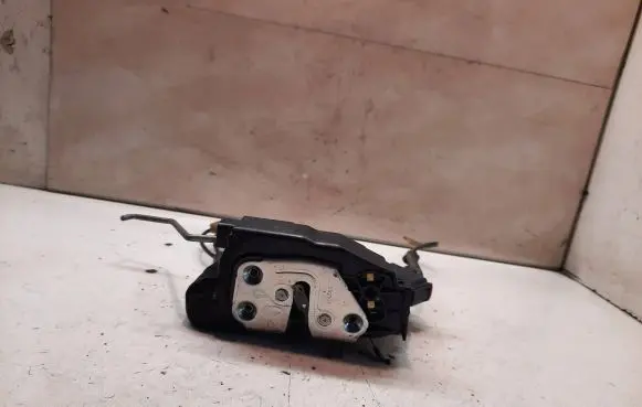 Mazda 5 Front door lock B82B84R1