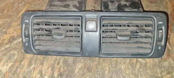 Volvo V50 Dash center air vent grill 30722777