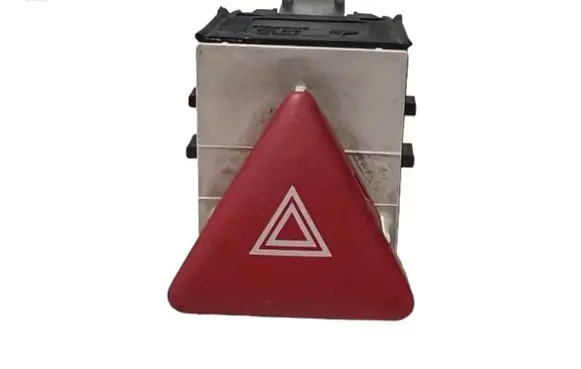 Volkswagen PASSAT B6 Hazard light switch 3C0953509 1470502S