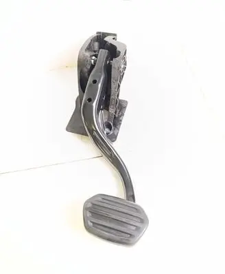 BMW X1 U11 Brake pedal 6891135