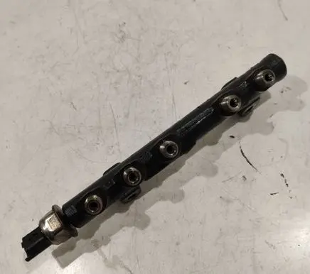 Citroen C4 II Fuel main line pipe 9684753080 111514892