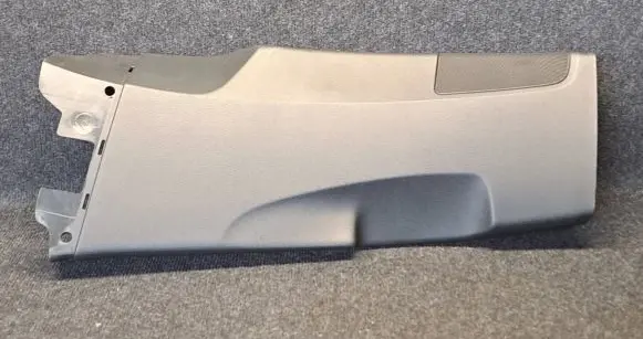 (B) pillar trim (bottom)