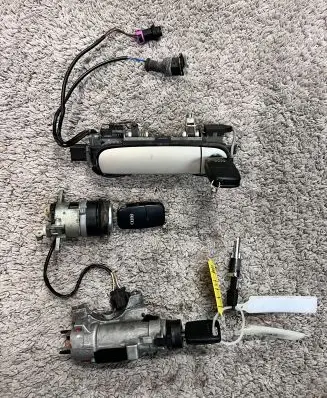 Audi A8 S8 D2 4D Ignition key/card 4B0905851