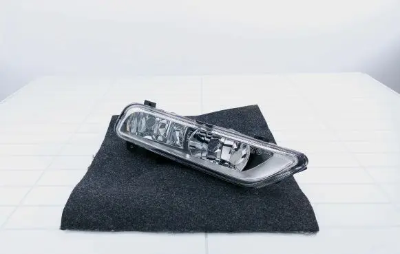 Volkswagen PASSAT B7 Front fog light 17662402 19B02106 04061610