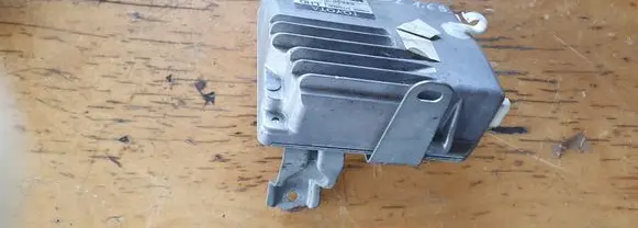 Toyota Corolla E120 E130 Engine control unit/module 8965002010