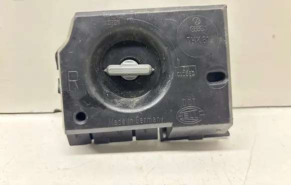 Audi A6 S6 C4 4A Tail light bulb cover holder