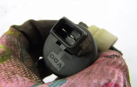Opel Zafira A Windscreen/windshield washer pump 90586762