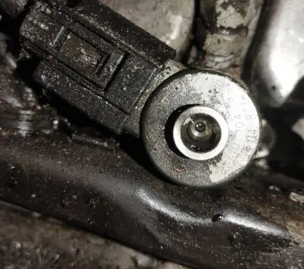 Mercedes-Benz ML W163 Fuel injector 0445110104