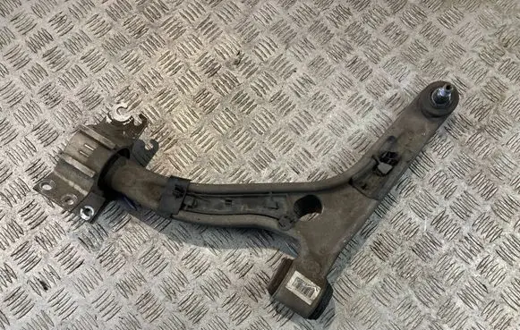 Mercedes-Benz CLA C117 X117 W117 Front lower control arm/wishbone