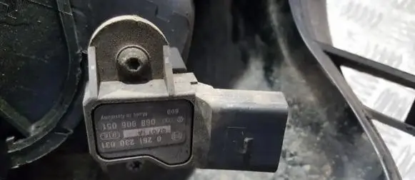 Volkswagen Golf IV Air pressure sensor 06b906051 0261230031