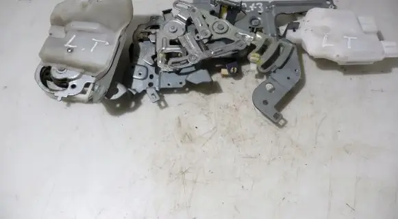 Mazda 5 Sliding door lock 
