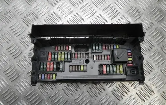 BMW 5 F10 F11 Fuse box set 9252816 G4143