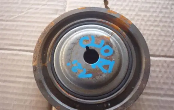 Renault Clio IV Crankshaft pulley 