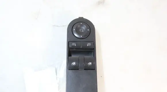 Opel Zafira B Electric window control switch