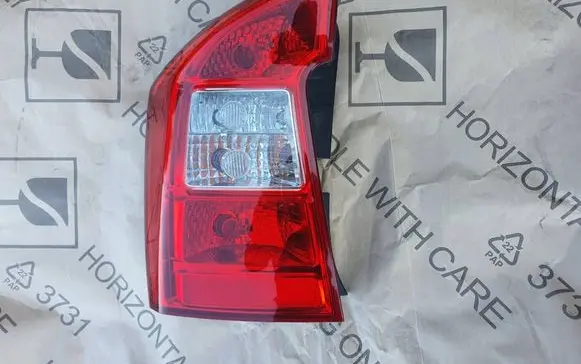 KIA Carens II Rear/tail lights 924011D0