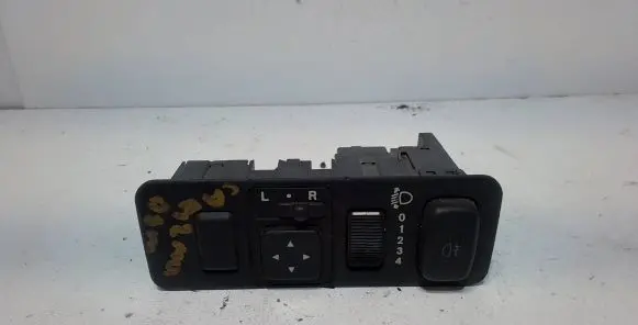 Mitsubishi Carisma Wing mirror switch MR240906 09124