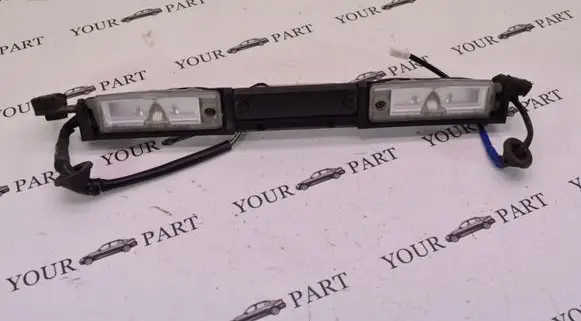 Lexus GS 300 350 430 450H Trunk door license plate light bar 19878206