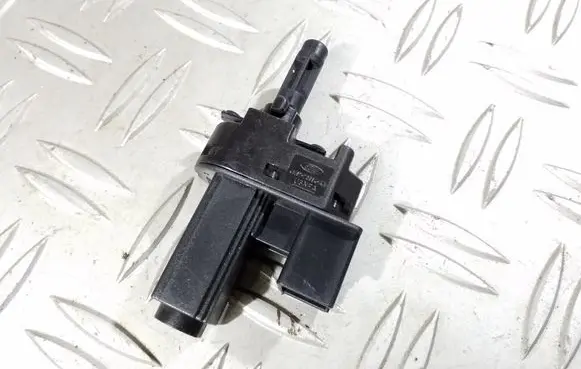 Clutch pedal sensor