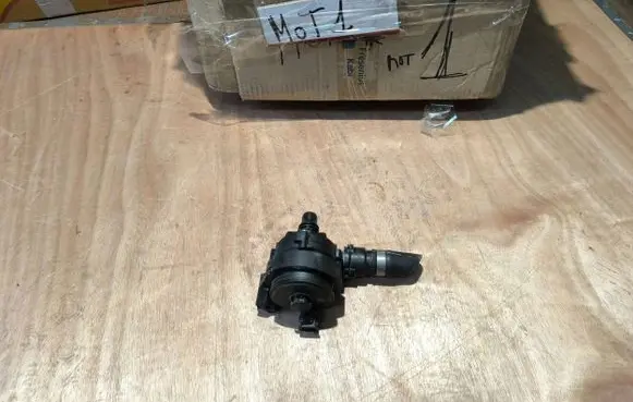BMW 3 F30 F35 F31 Electric auxiliary coolant/water pump 8840614 PAD12V