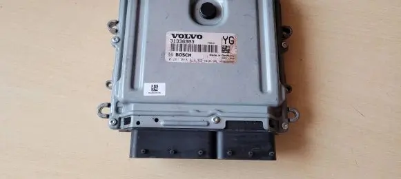 Volvo V60 Engine control unit/module 31336983 0281018414