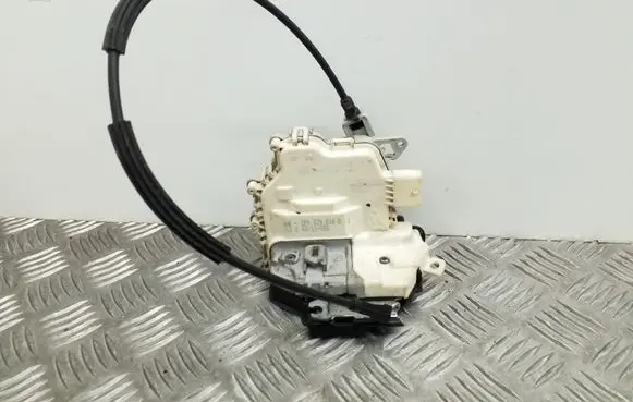Seat Leon (1P) Rear door lock 1P0839016D