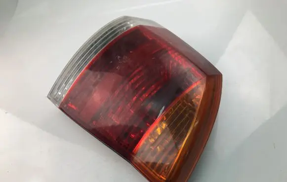 Opel Vectra C Tailgate rear/tail lights E95303