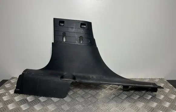 Jeep Cherokee (B) pillar trim (bottom)