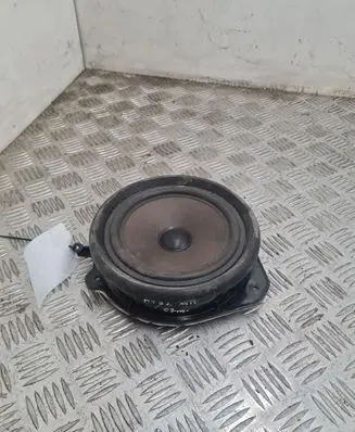 Audi A4 S4 B7 8E 8H Front door speaker