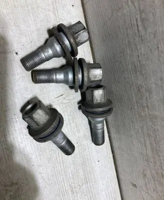 Opel Crossland X Nuts/bolts 