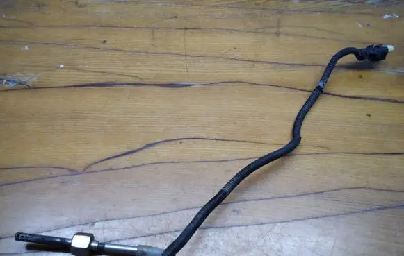 Mercedes-Benz E A207 Exhaust gas temperature sensor A0019050600