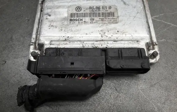 Volkswagen Polo IV 9N3 Engine control unit/module ECU 045906019AP