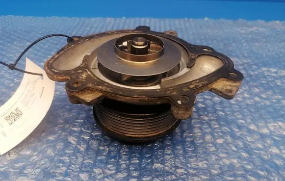 Mercedes-Benz CLS C219 Water pump R6422010410
