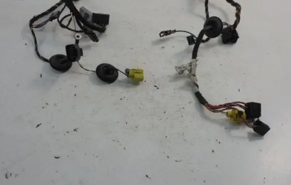 Skoda Octavia Mk2 (1Z) Front door wiring loom 1Z0121BE