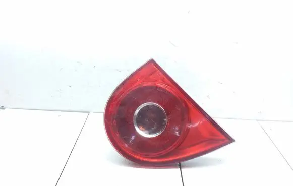 Tailgate rear/tail lights