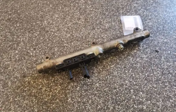 Peugeot 607 Fuel main line pipe 0445214017
