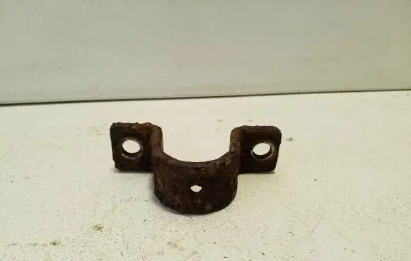 Mitsubishi Outlander Sway bar bush bracket, rear 
