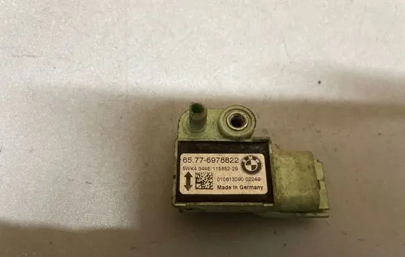BMW X3 E83 Airbag deployment crash/impact sensor 6978822