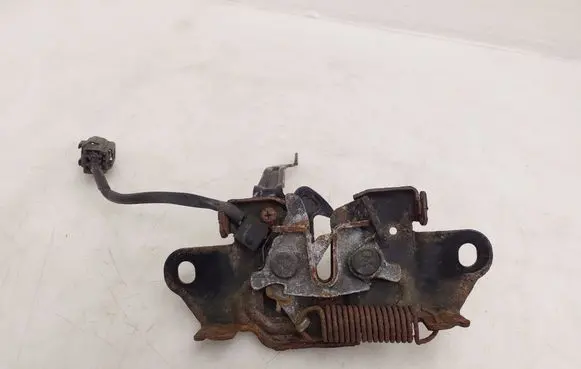 Engine bonnet/hood lock/catch