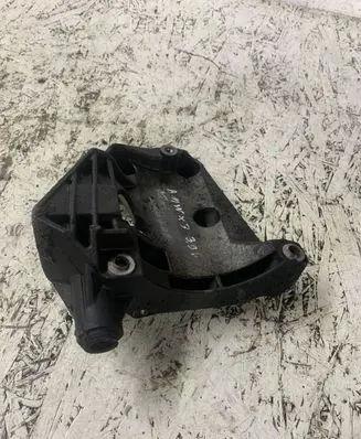 BMW X3 E83 Engine mounting bracket